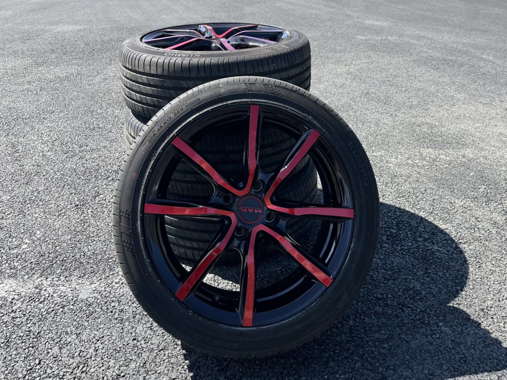 Pack Jantes/Pneus Mak bi-ton Rouge & Noir