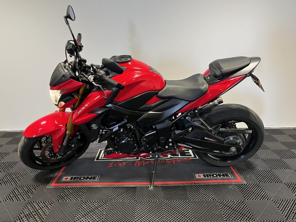 SUZUKI GSX-S 750