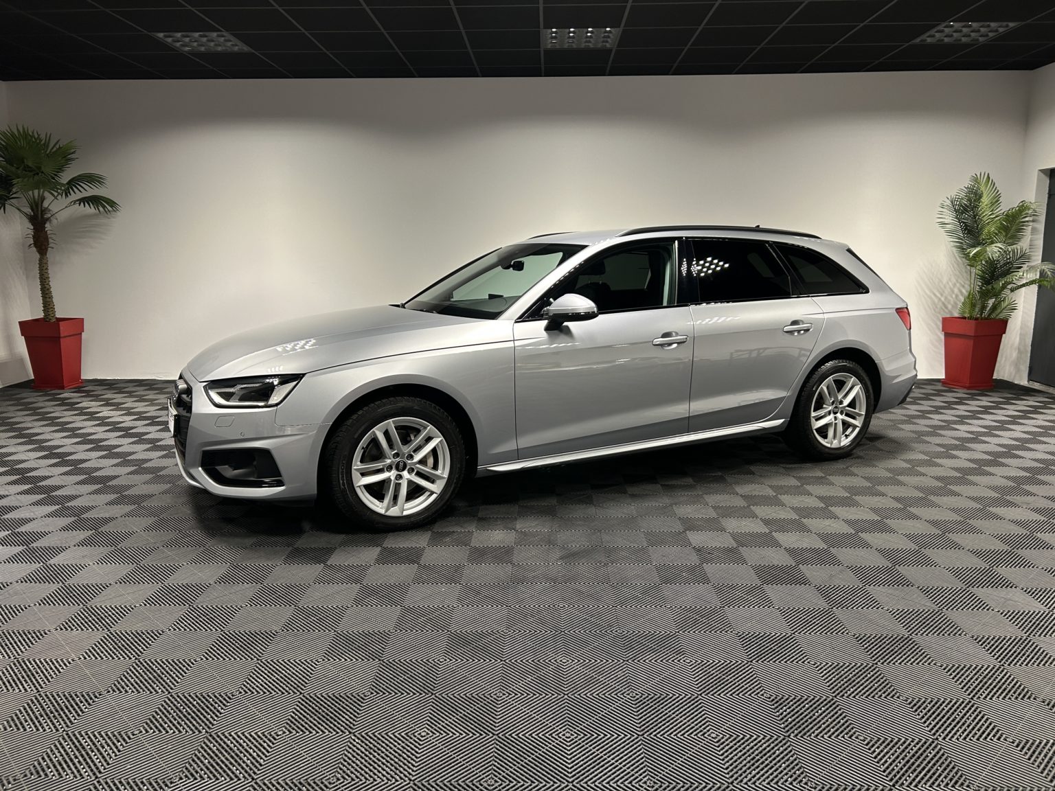AUDI A4 AVANT ADVANCED 40 TDI 204ch S-TRONIC