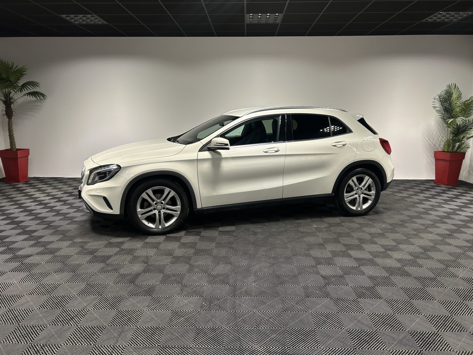 MERCEDES GLA 220D 7G-DCT SENSATION 4MATIC